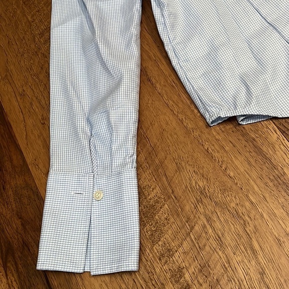 J.Crew Women’s Light Blue Button Down Shirt Size 2 - Picture 6 of 6